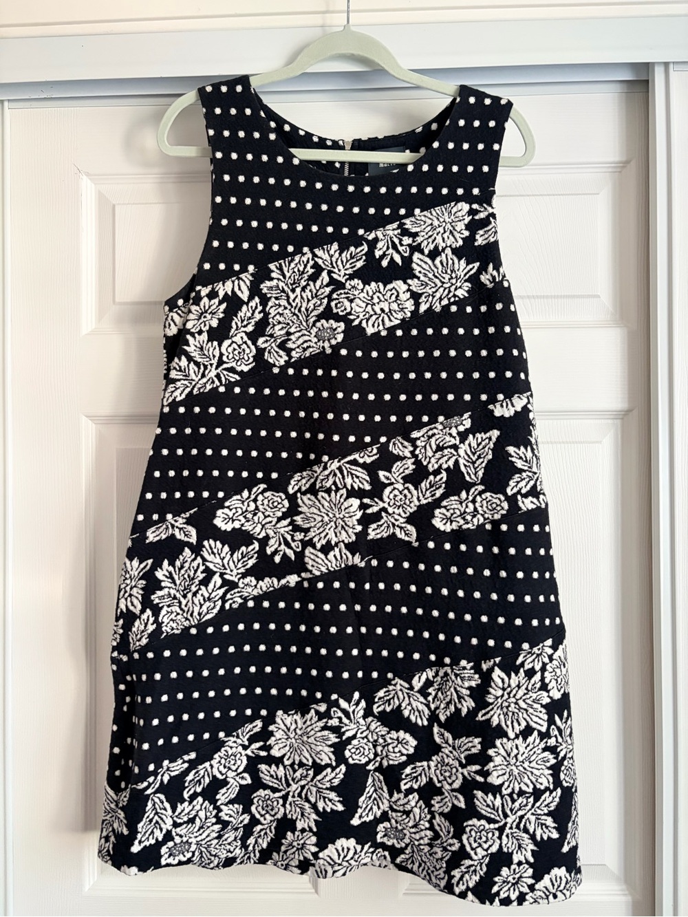 Anthro Sleeveless Black & White Floral Dot Shift Dress